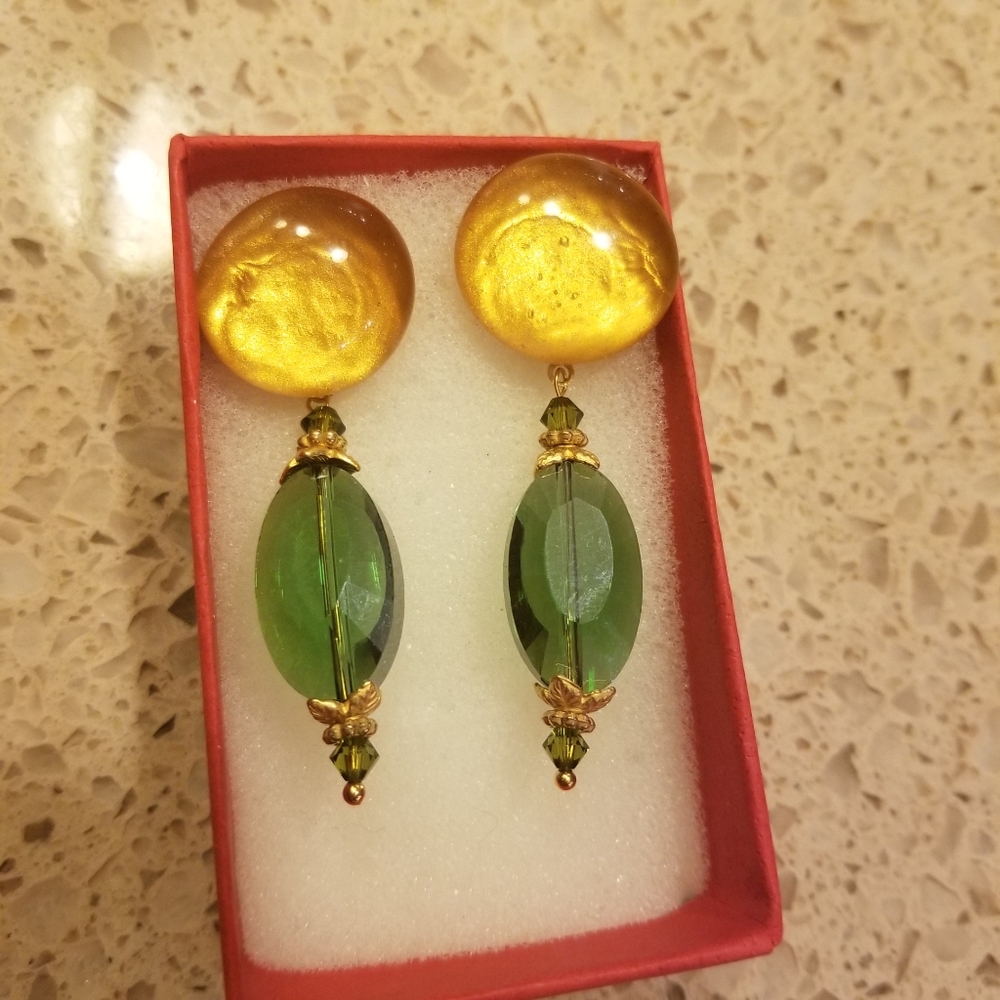 Luminous dangle earrings